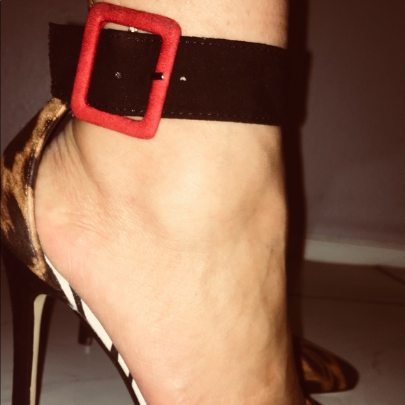 Animal Print Pumps with Buckle - Picture 6 of 7